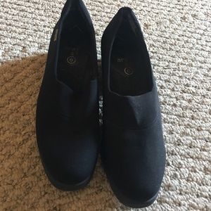 Comfortable walking shoes - Size 9